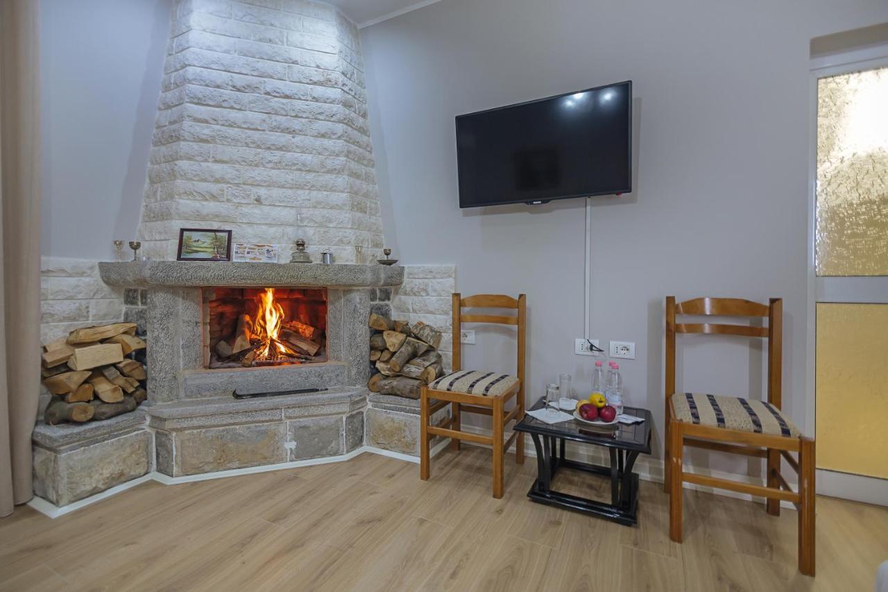 Vila 1 Korce Exterior foto